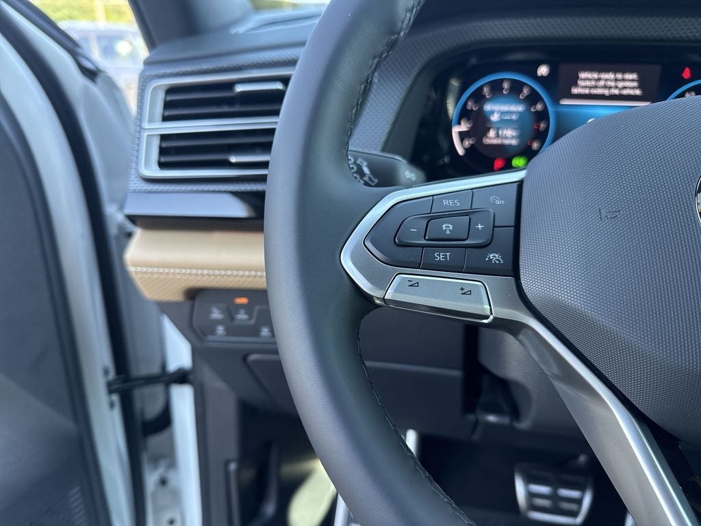 2026 Volkswagen Atlas Cross Sport SEL R-Line Black
