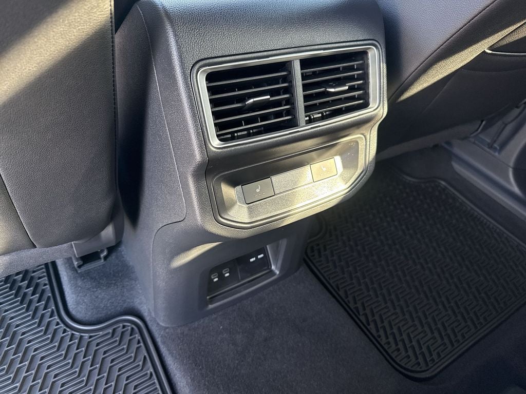 2026 Volkswagen Atlas Cross Sport SEL R-Line Black