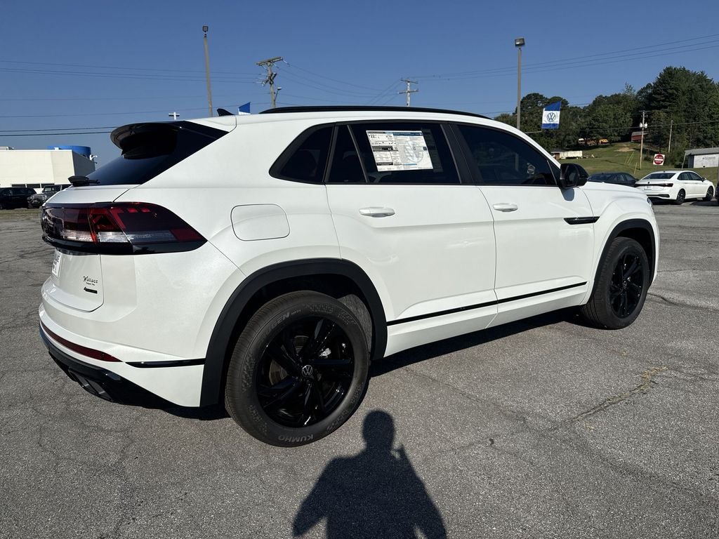 2026 Volkswagen Atlas Cross Sport SEL R-Line Black