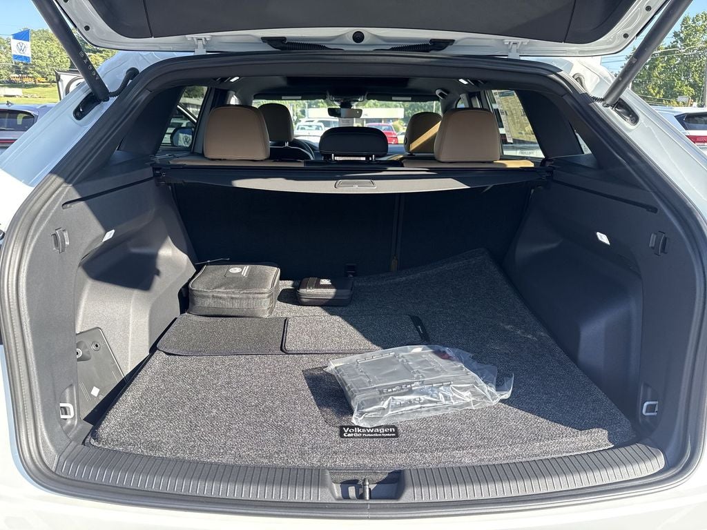2026 Volkswagen Atlas Cross Sport SEL R-Line Black