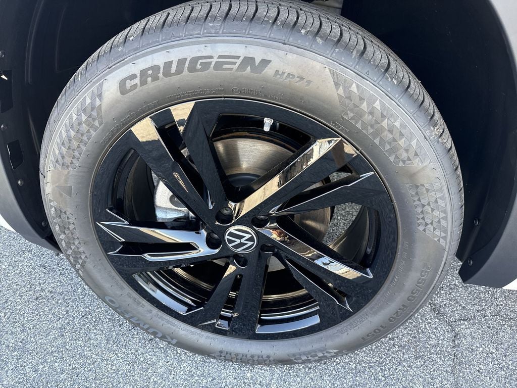 2026 Volkswagen Atlas Cross Sport SEL R-Line Black