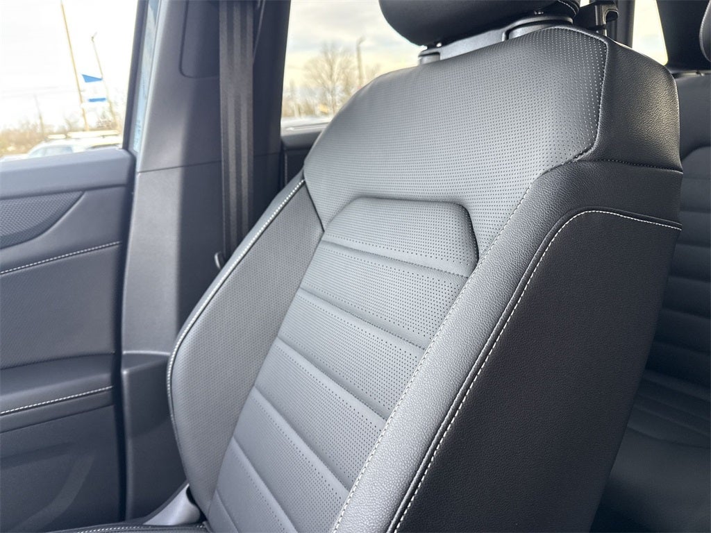 2026 Volkswagen Atlas Cross Sport 2.0T SEL R-Line Black