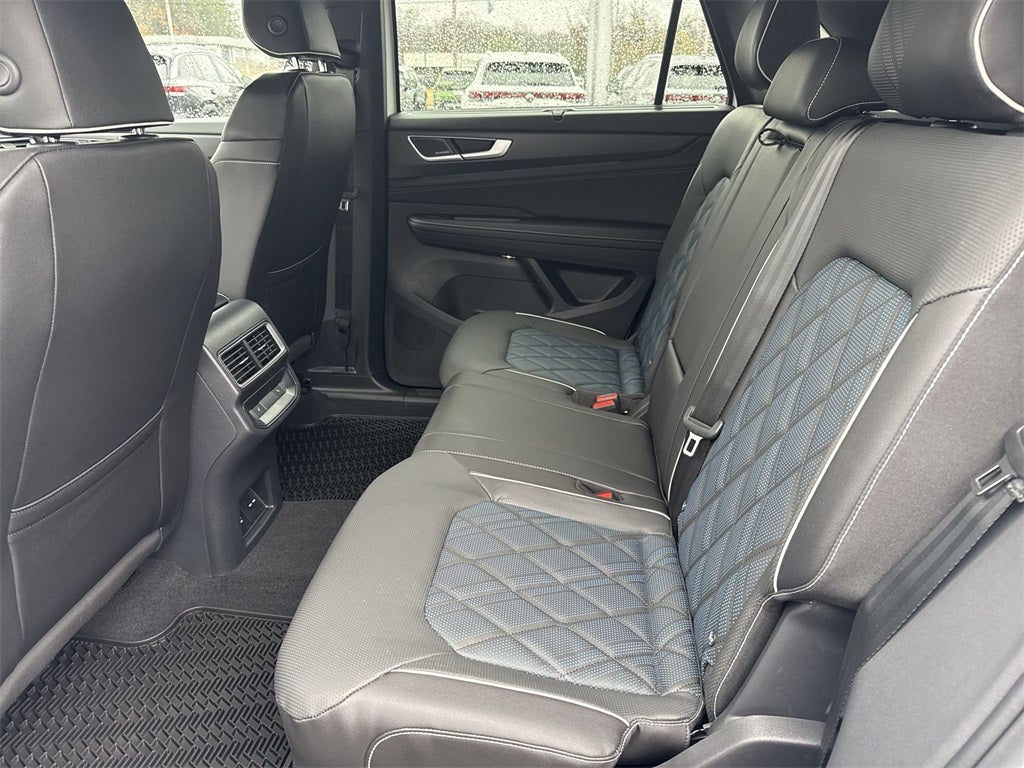 2026 Volkswagen Atlas Cross Sport 2.0T SEL Premium R-Line