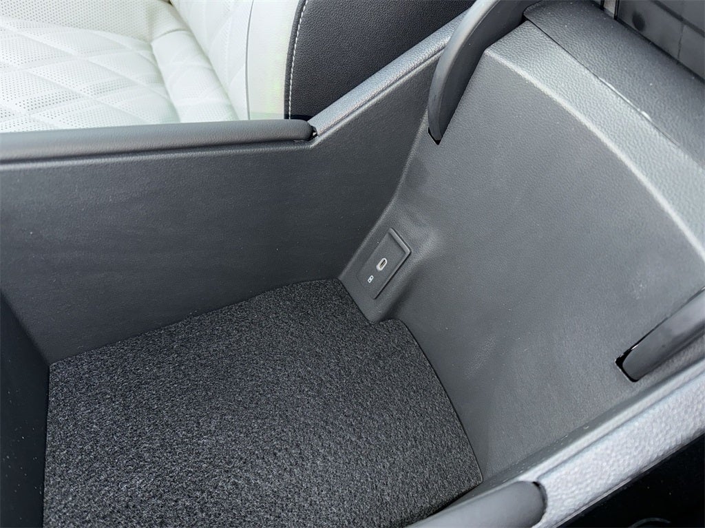 2025 Volkswagen Atlas Cross Sport 2.0T SEL Premium R-Line