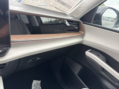 2027 Volkswagen Atlas SE w/Technology