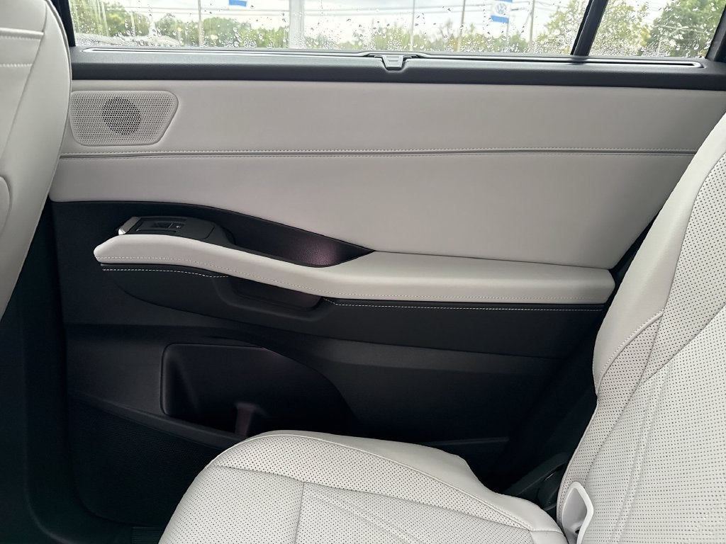2027 Volkswagen Atlas SE w/Technology