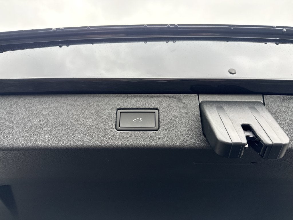 2027 Volkswagen Atlas SE w/Technology