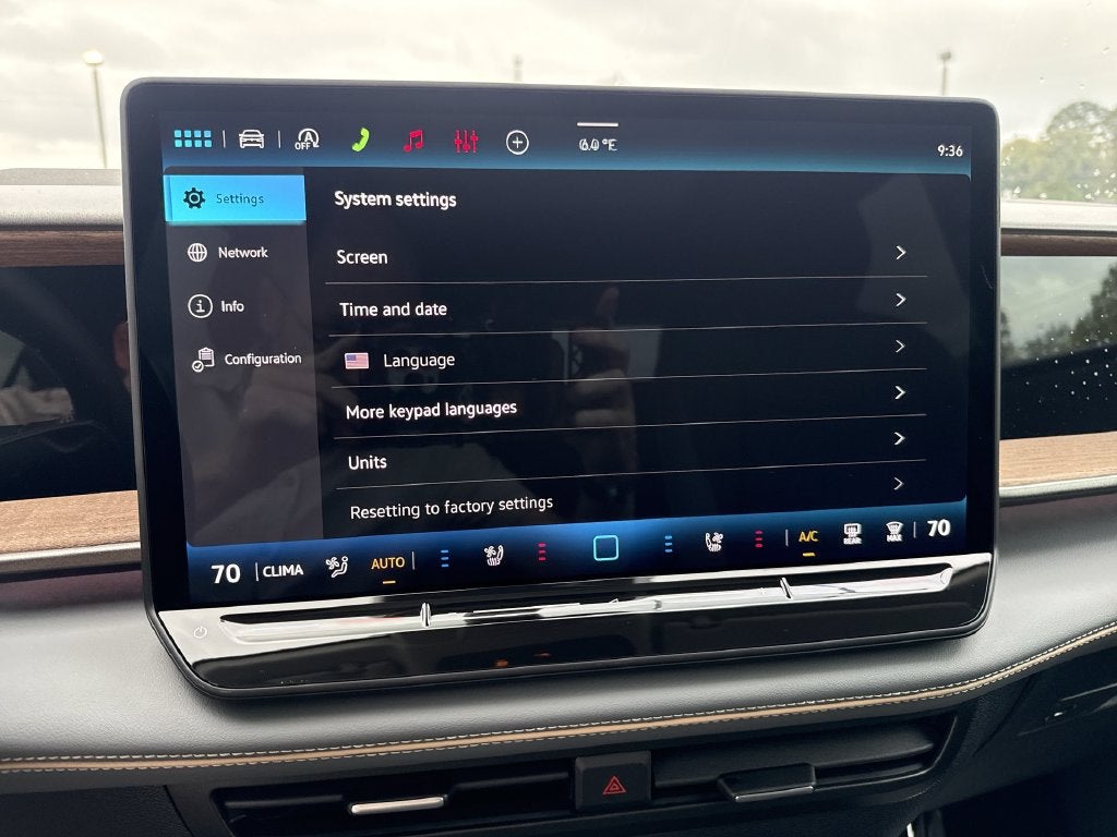 2027 Volkswagen Atlas SE w/Technology