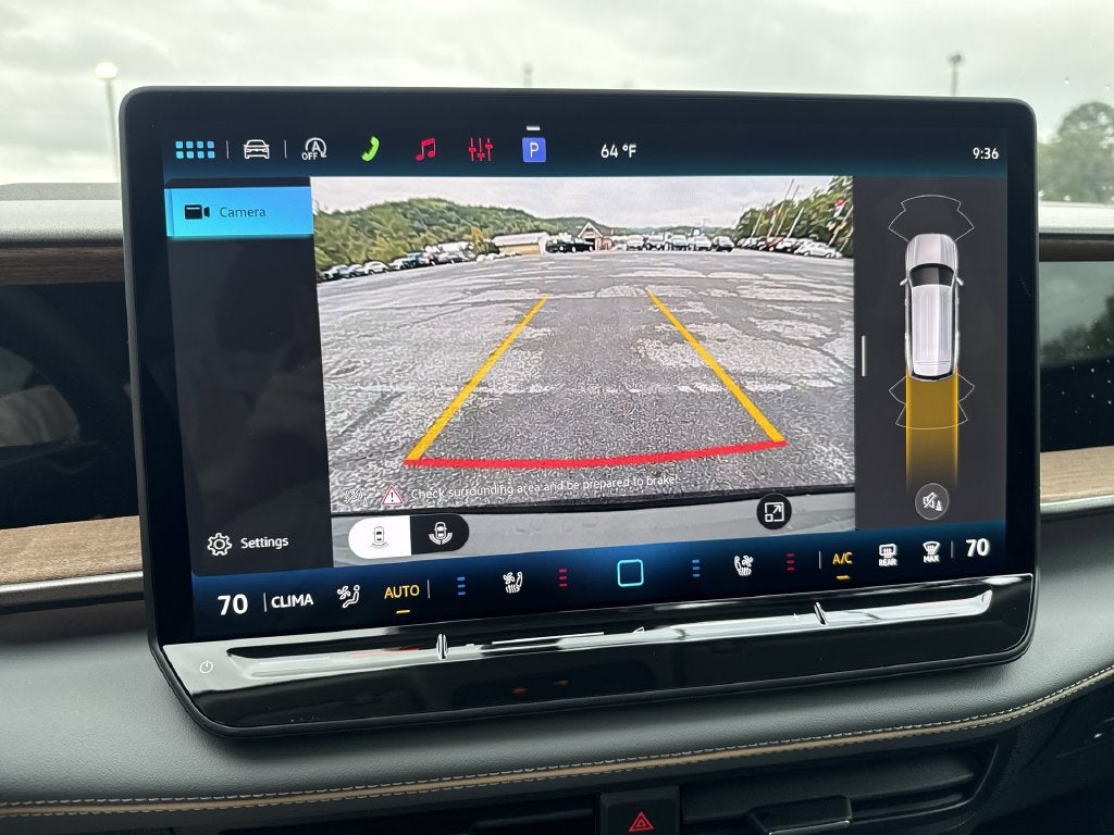 2027 Volkswagen Atlas SE w/Technology