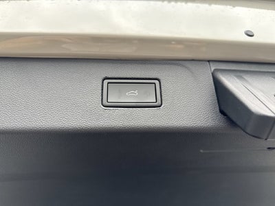 2027 Volkswagen Atlas SE w/Technology