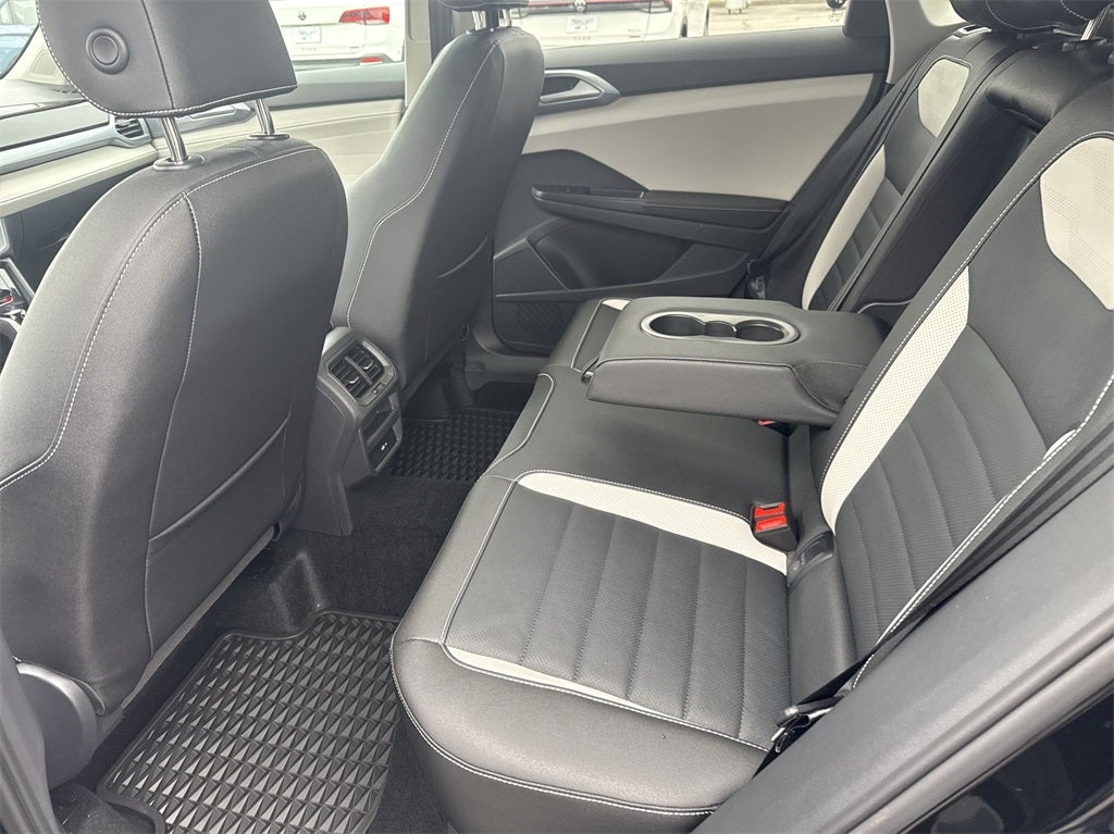 2025 Volkswagen Taos 1.5T SEL