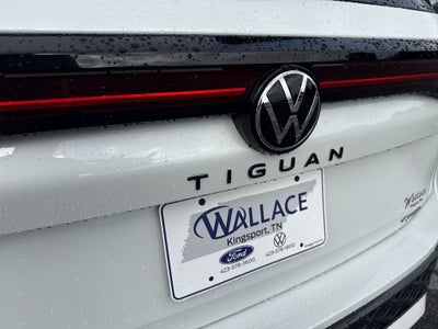 2026 Volkswagen Tiguan 2.0T SE R-Line Black
