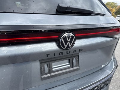 2026 Volkswagen Tiguan 2.0T SE R-Line Black