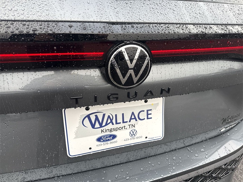 2026 Volkswagen Tiguan 2.0T SE R-Line Black