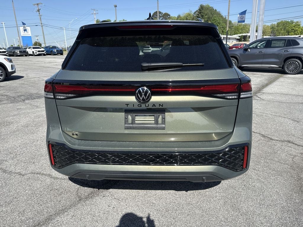 2026 Volkswagen Tiguan 2.0T SE R-Line Black