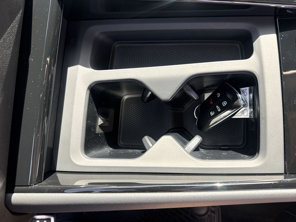 2026 Volkswagen Tiguan 2.0T SEL R-Line Turbo