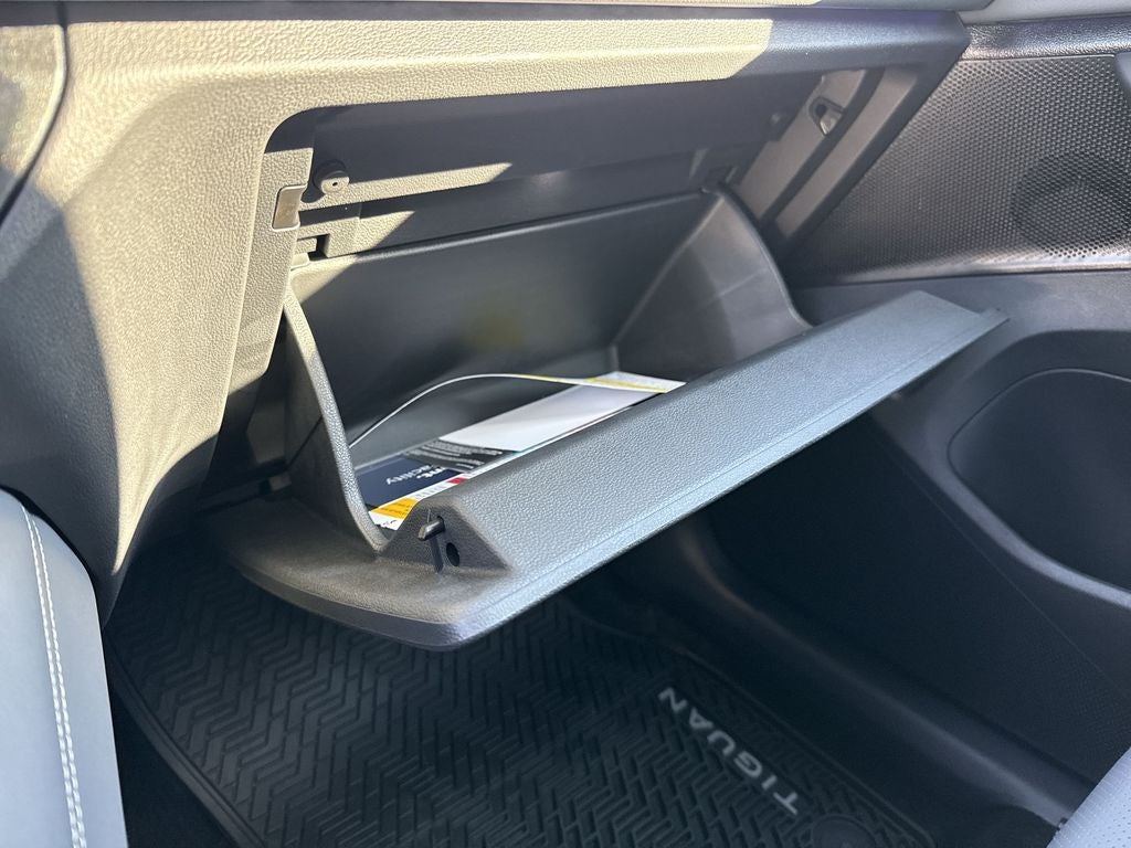 2026 Volkswagen Tiguan 2.0T SEL R-Line Turbo