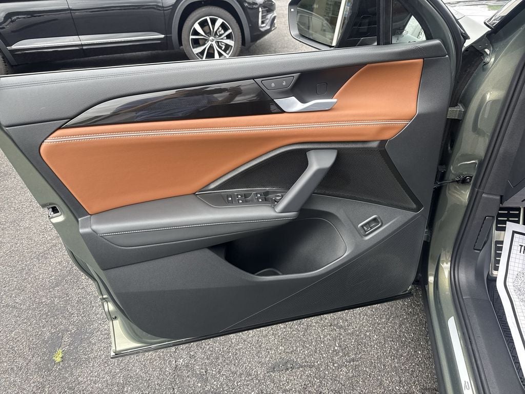 2026 Volkswagen Tiguan 2.0T SEL R-Line Turbo