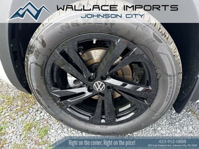 2026 Volkswagen Atlas Cross Sport 2.0T SEL R-Line Black