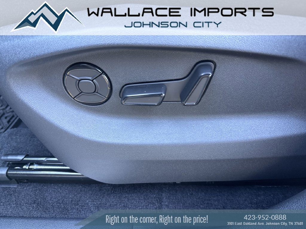 2027 Volkswagen Atlas 2.0T SE w/ Technology