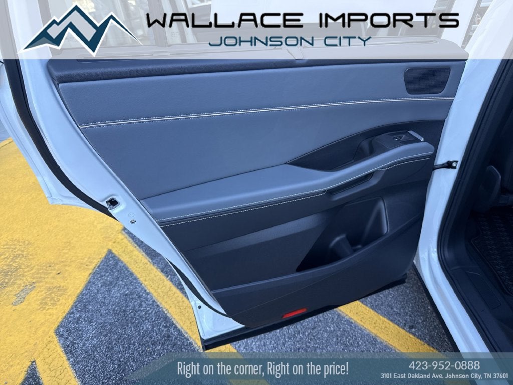 2027 Volkswagen Atlas 2.0T SE w/ Technology