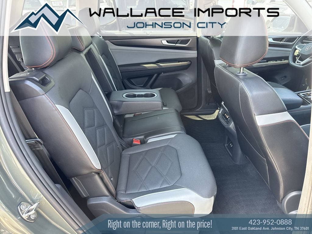 2024 Volkswagen Atlas 2.0T Peak Edition SEL