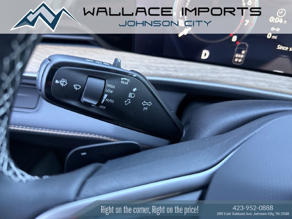 2027 Volkswagen Atlas 2.0T SE w/ Technology