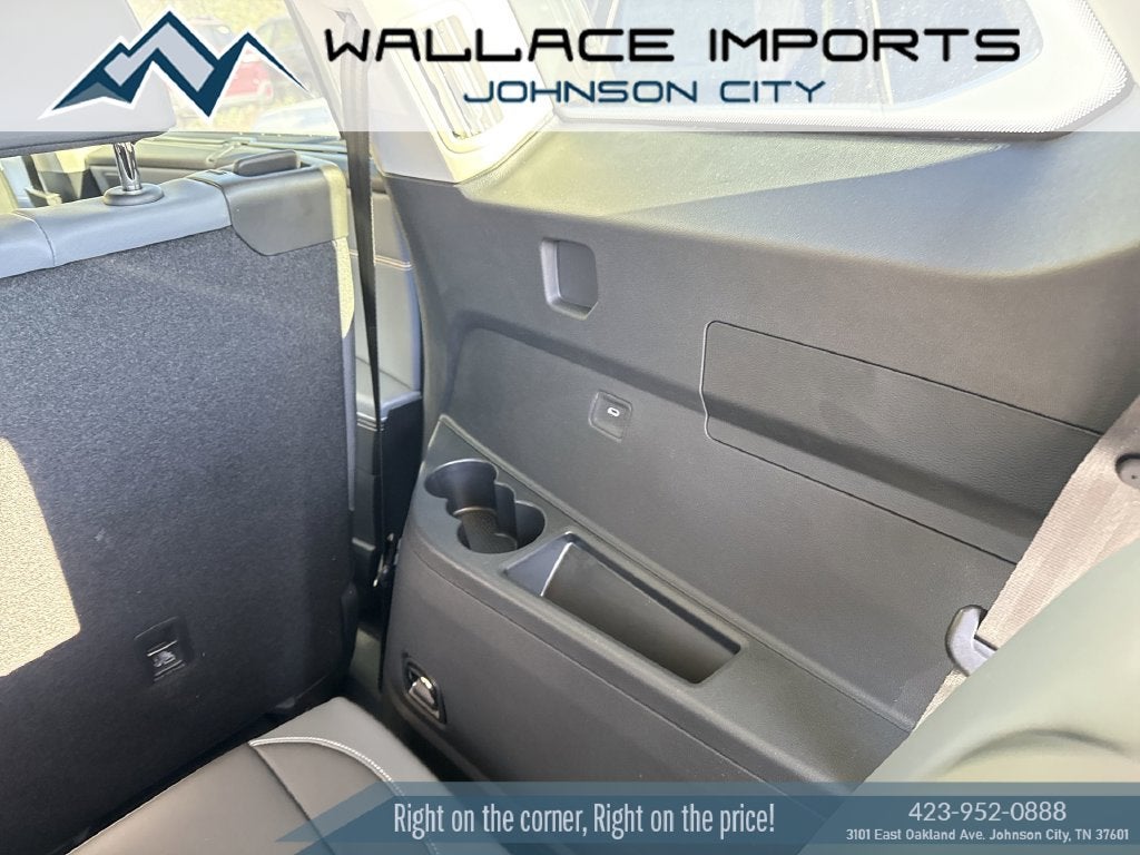 2027 Volkswagen Atlas 2.0T SE w/ Technology