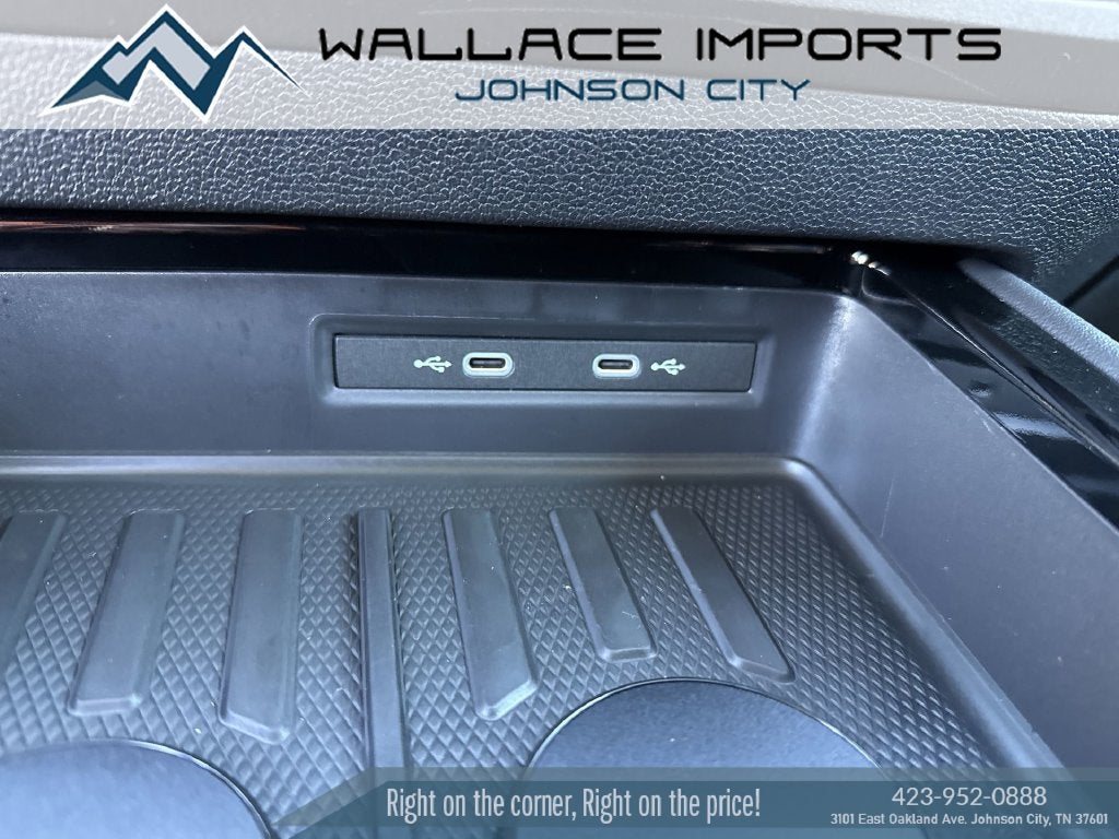 2027 Volkswagen Atlas 2.0T SE w/ Technology