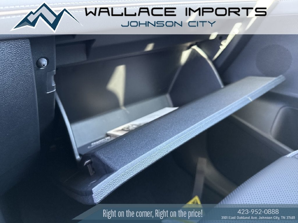 2027 Volkswagen Atlas 2.0T SE w/ Technology