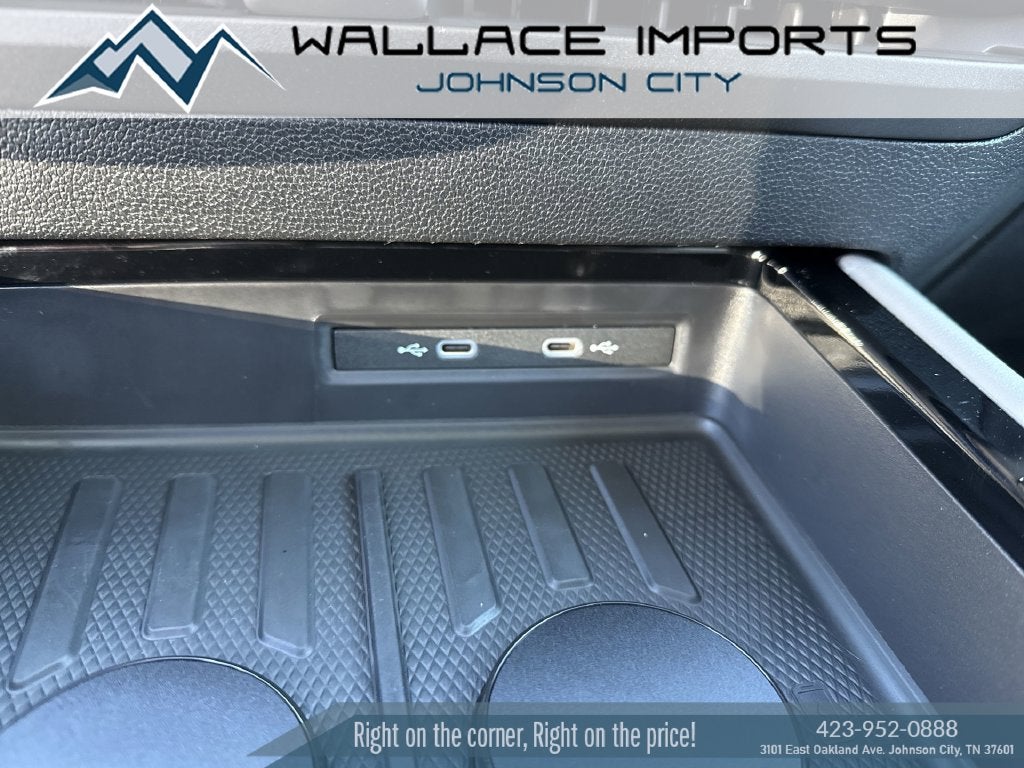 2027 Volkswagen Atlas 2.0T SE w/ Technology