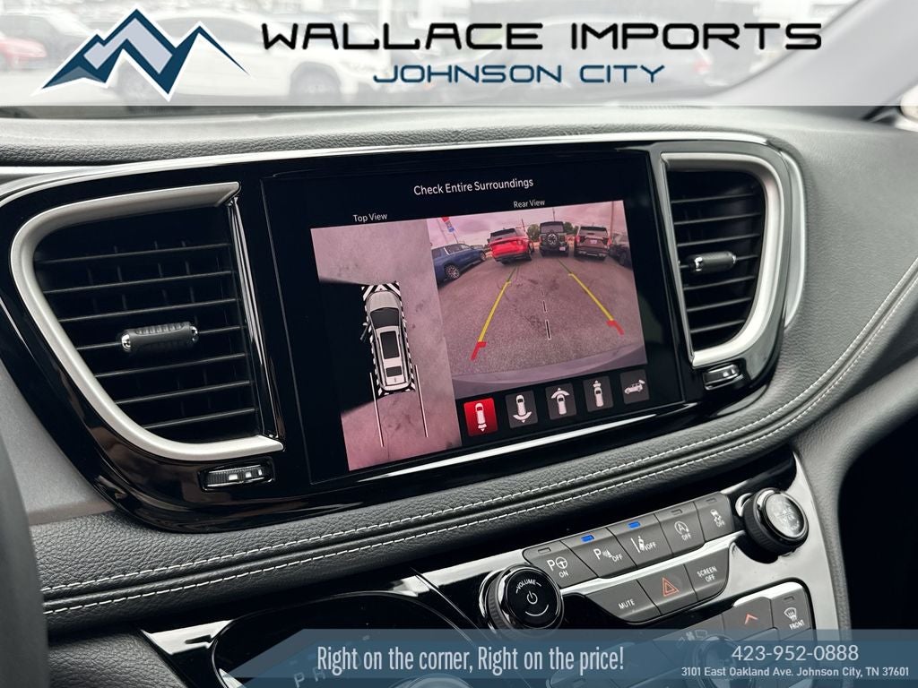 2023 Chrysler Pacifica Touring L