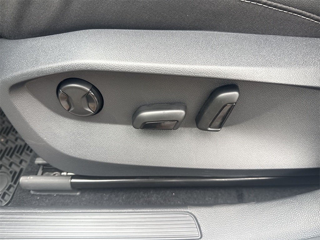 2026 Volkswagen Taos 1.5T SE Black