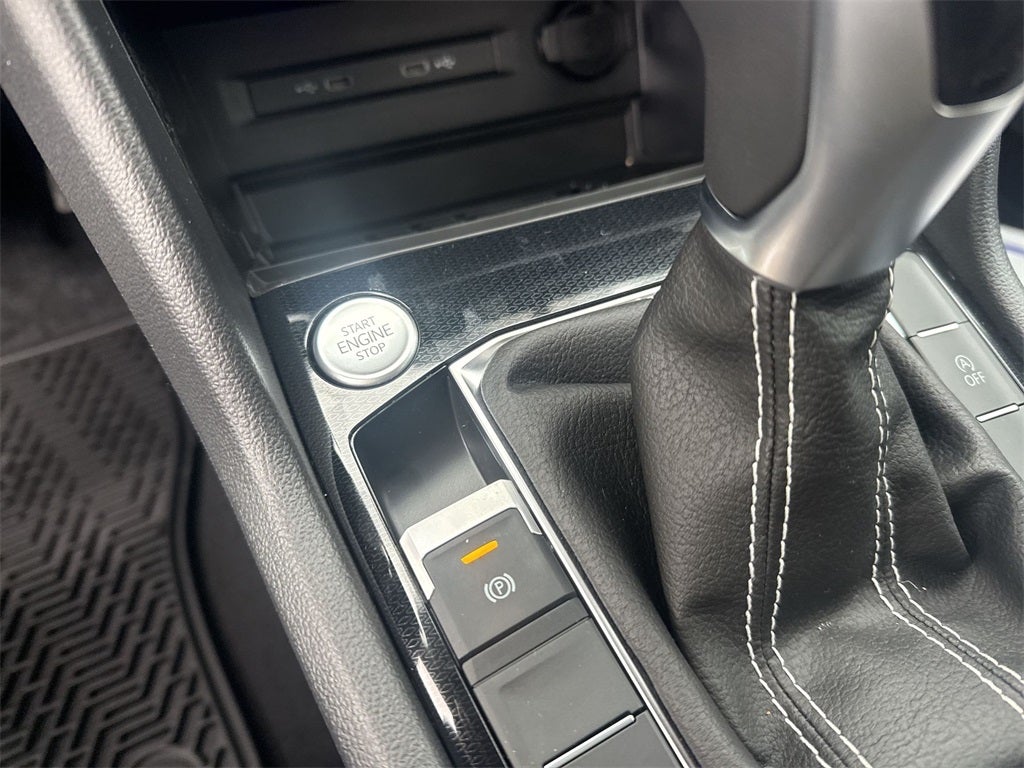 2026 Volkswagen Taos 1.5T SE Black