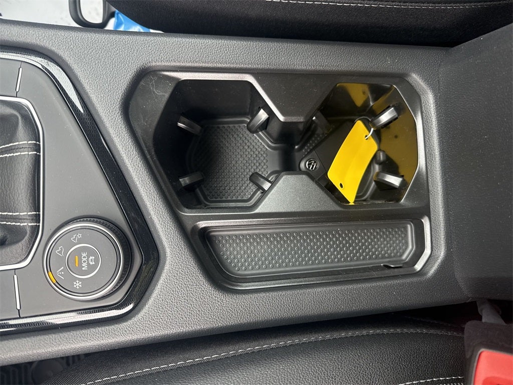 2026 Volkswagen Taos 1.5T SE Black