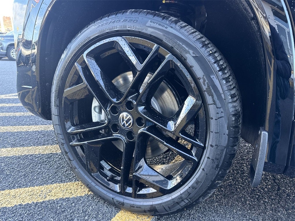 2026 Volkswagen Tiguan 2.0T SE R-Line Black