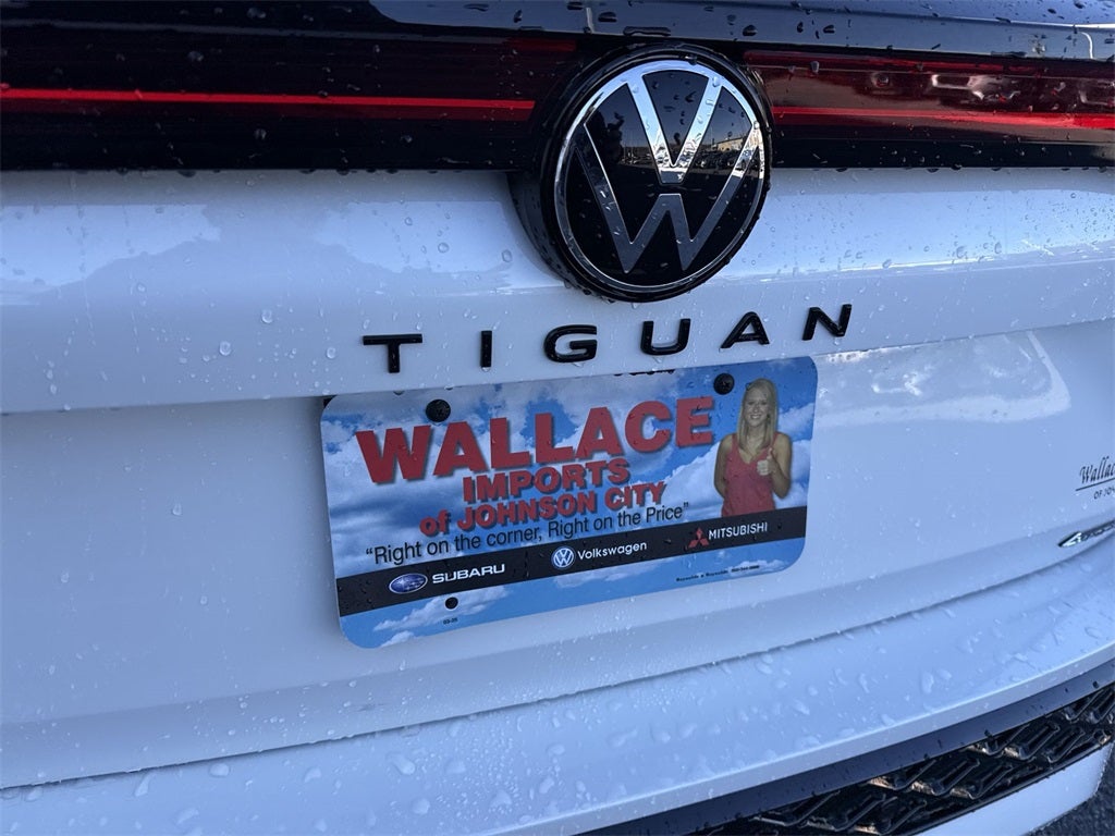 2026 Volkswagen Tiguan 2.0T SE R-Line Black
