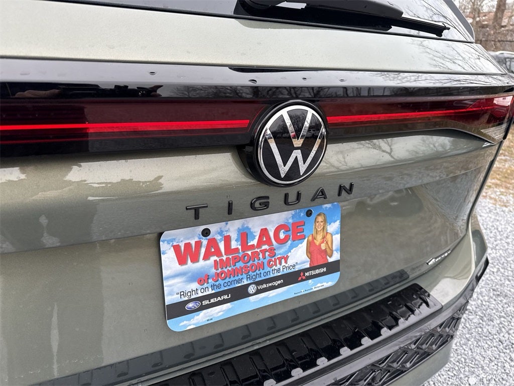 2026 Volkswagen Tiguan 2.0T SE R-Line Black