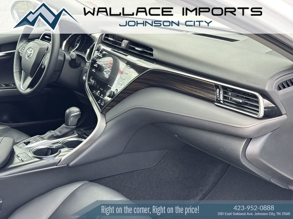 2020 Toyota Camry Hybrid XLE