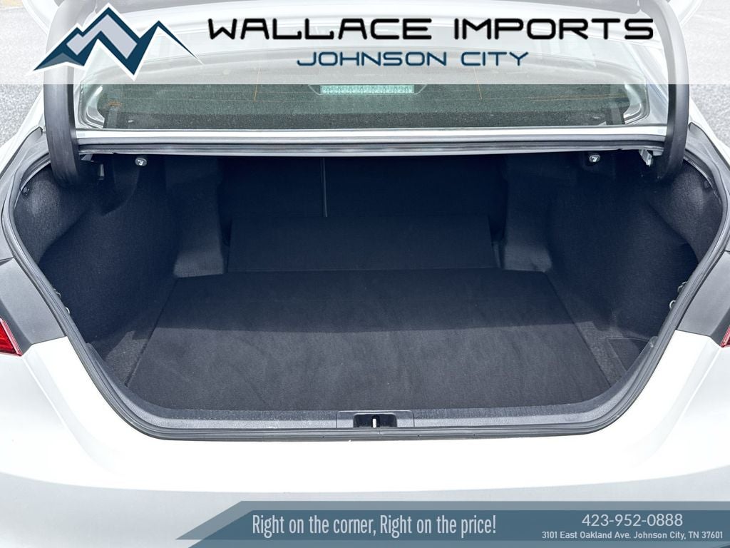 2020 Toyota Camry Hybrid XLE