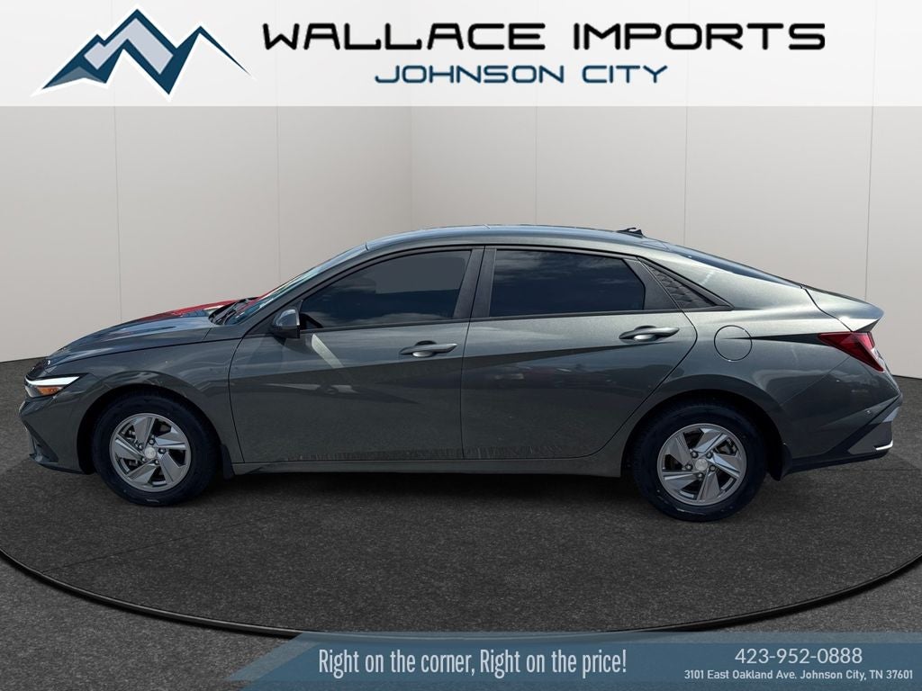 2024 Hyundai Elantra SE