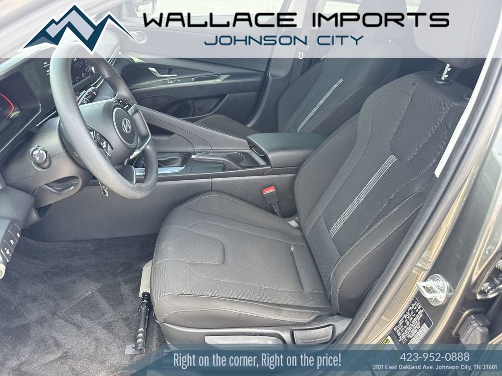 2024 Hyundai Elantra SE