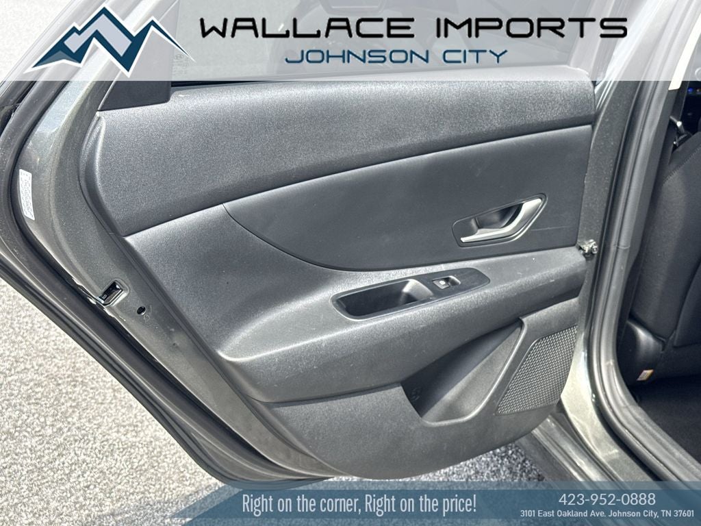 2024 Hyundai Elantra SE