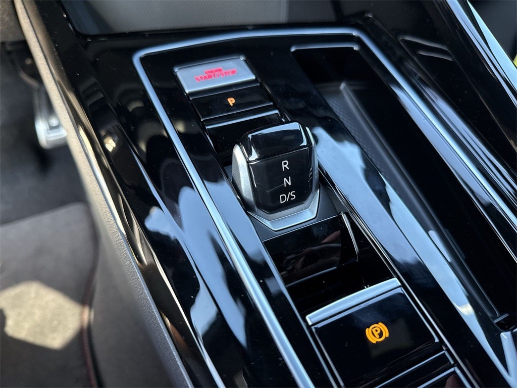 2025 Volkswagen Golf GTI 2.0T SE