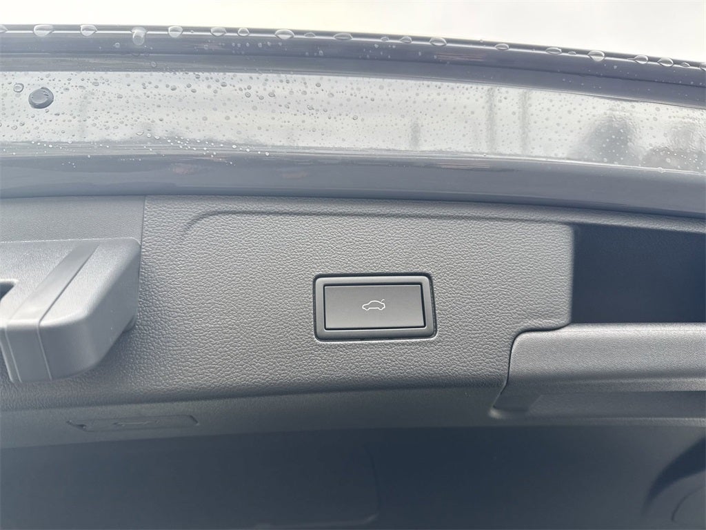 2025 Volkswagen Atlas Cross Sport 2.0T SEL Premium R-Line