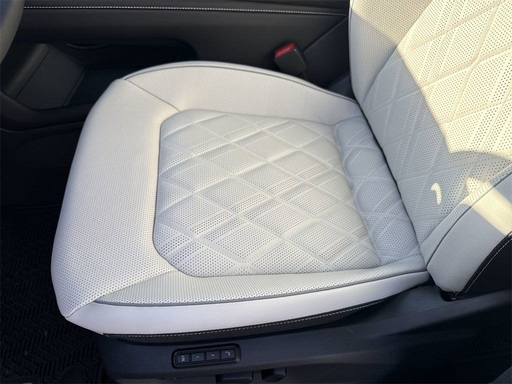 2025 Volkswagen Atlas Cross Sport 2.0T SEL Premium R-Line