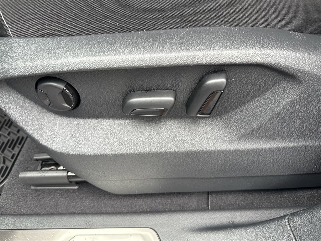 2026 Volkswagen Atlas 2.0T SE w/ Technology