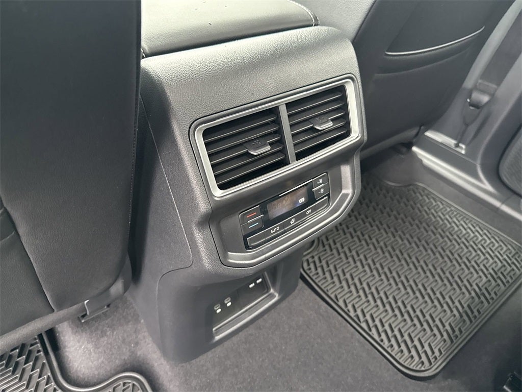 2026 Volkswagen Atlas 2.0T SE w/ Technology