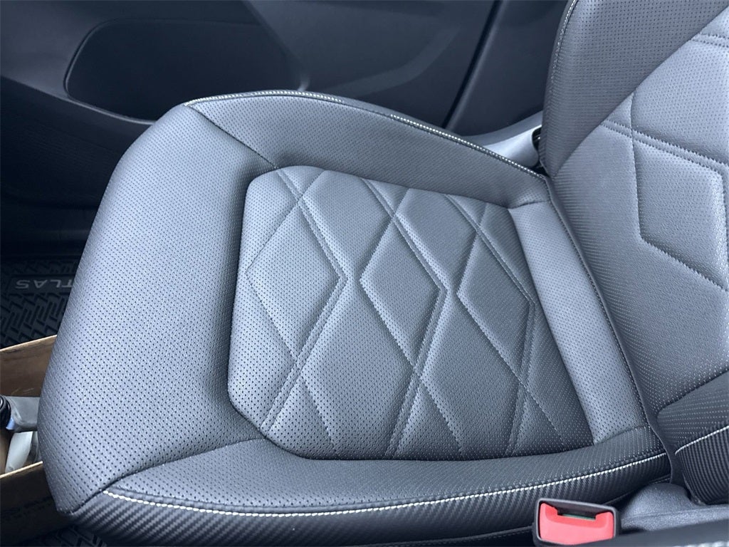 2025 Volkswagen Atlas Cross Sport 2.0T SE