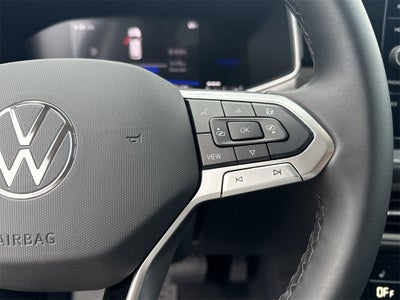 2025 Volkswagen Taos 1.5T SE Black